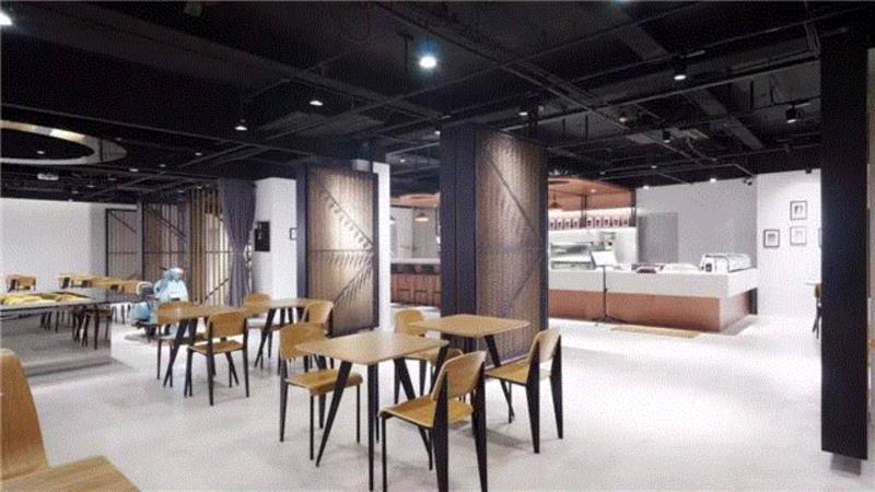 Coffee Craft 北京: 多功能咖啡屋与神奇八扇门 / UUA建筑师事务所