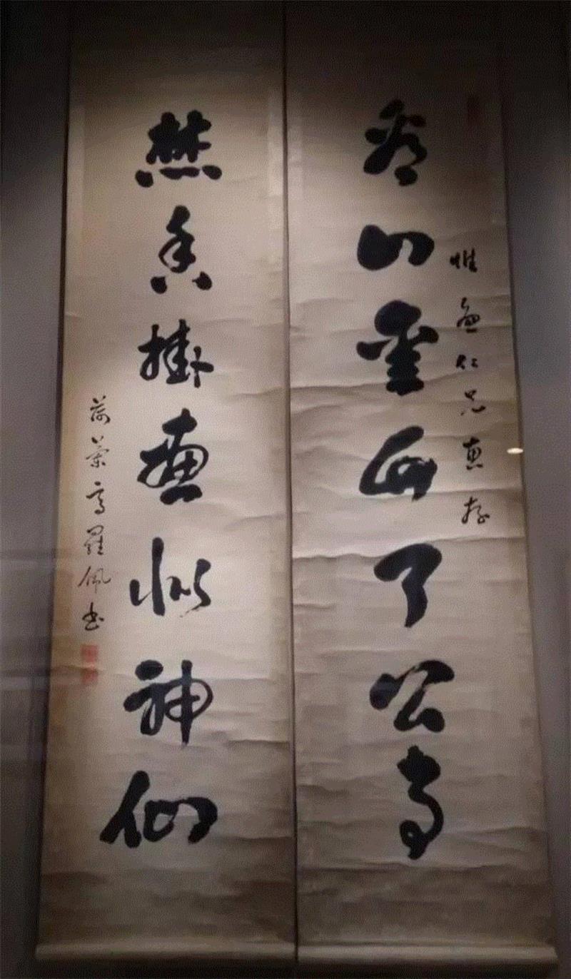 通晓15国语言,一手打造出“神探狄仁杰”,这个老外写的书法让国人都自叹不如……