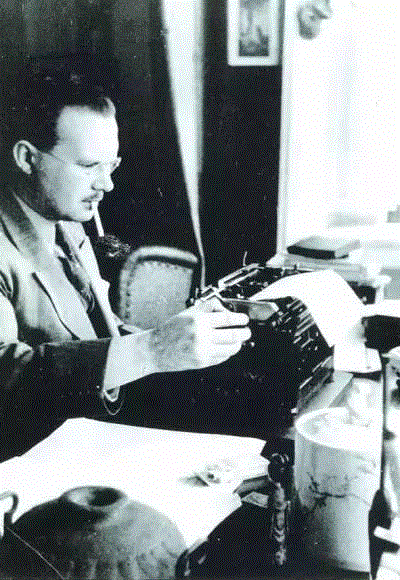 通晓15国语言,一手打造出“神探狄仁杰”,这个老外写的书法让国人都自叹不如……