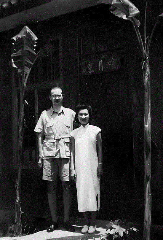 通晓15国语言,一手打造出“神探狄仁杰”,这个老外写的书法让国人都自叹不如……