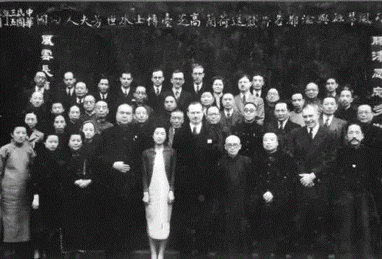 通晓15国语言,一手打造出“神探狄仁杰”,这个老外写的书法让国人都自叹不如……