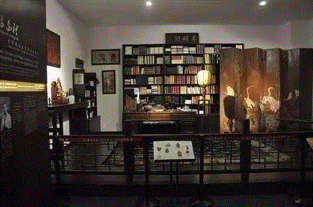 通晓15国语言,一手打造出“神探狄仁杰”,这个老外写的书法让国人都自叹不如……