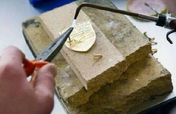 保时捷为什么这么贵？看车标就知道了！盘点中国人最喜欢的十大豪车标志