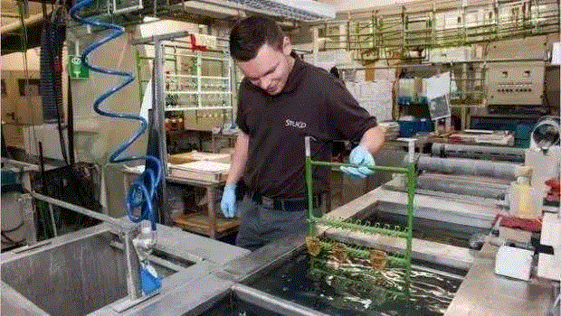 保时捷为什么这么贵？看车标就知道了！盘点中国人最喜欢的十大豪车标志