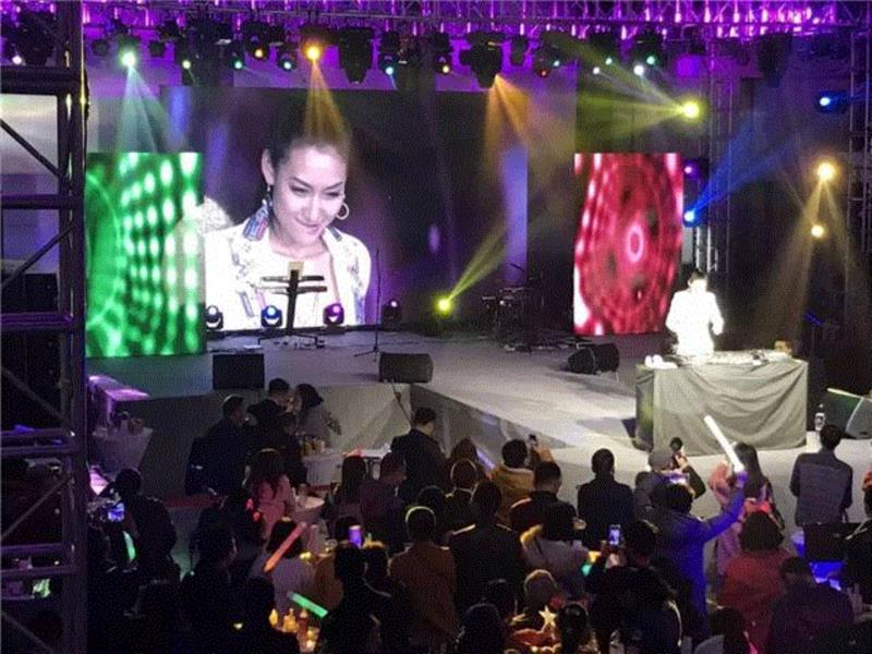 星耀天涯盛典启幕,大咖点亮全馆,狂欢嗨翻全场