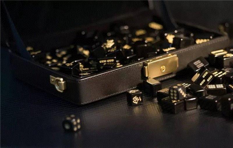 这些设计感扑克牌让你在年三十的时候不无聊