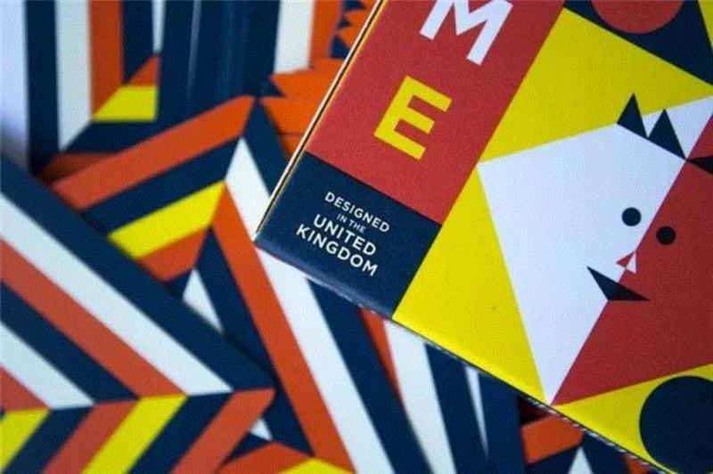 这些设计感扑克牌让你在年三十的时候不无聊