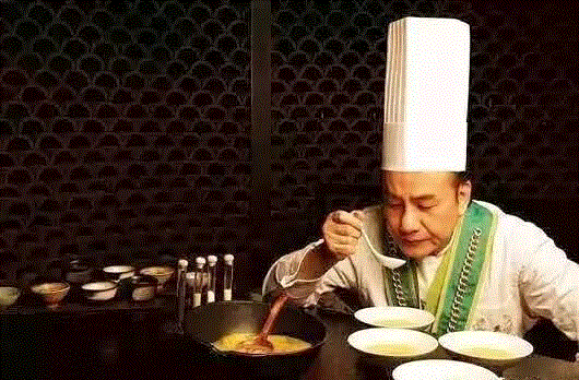 一碗蛋炒饭敢卖5000块港币?原来他就是周星驰《食神》的原型