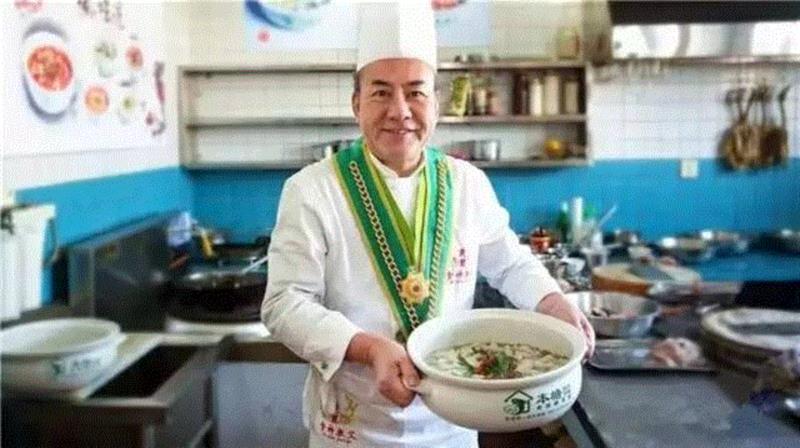 一碗蛋炒饭敢卖5000块港币?原来他就是周星驰《食神》的原型