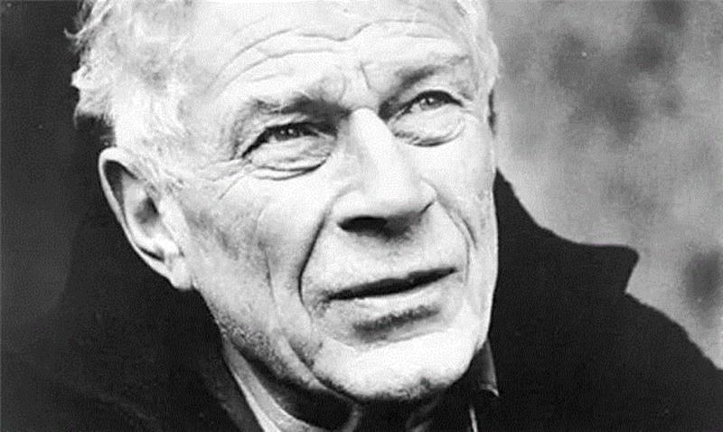 切割下名画中维纳斯的头，教授观看之道的大师也离开了我们