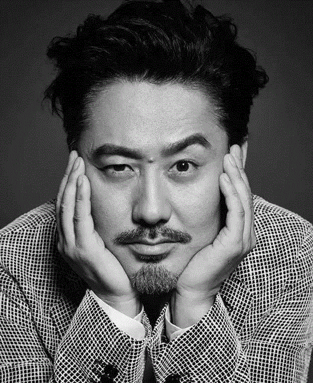 被48岁的吴秀波帅到了：这样的老男人，才是女人一辈子的春药！