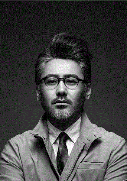 被48岁的吴秀波帅到了：这样的老男人，才是女人一辈子的春药！