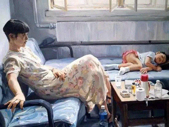 她是中国当代画坛的“大姐大”，央美任教28年，大一时期画的大卫像至今无人超越