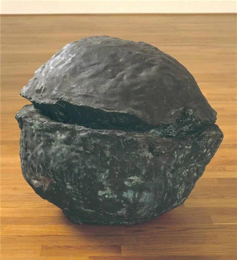 刺穿画布，创造无限的一维 | 卢西奥·封塔纳