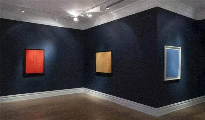 刺穿画布，创造无限的一维 | 卢西奥·封塔纳