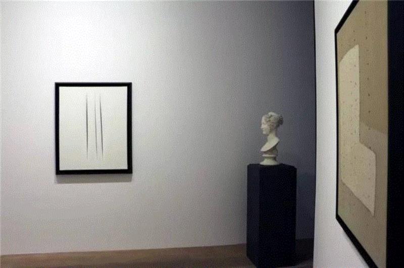 刺穿画布，创造无限的一维 | 卢西奥·封塔纳