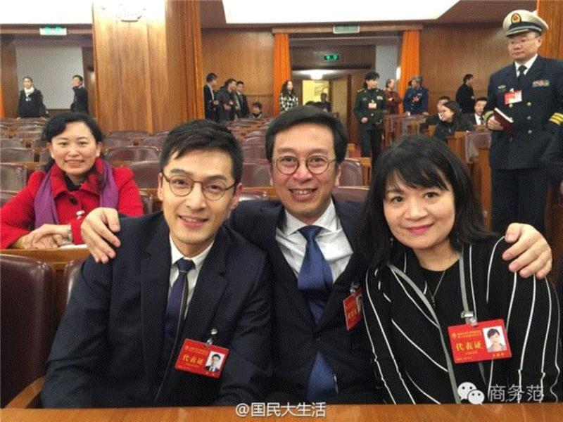 文艺 ▎赵薇、胡歌、佟丽娅去人民大会堂开会，穿成这样你认识吗