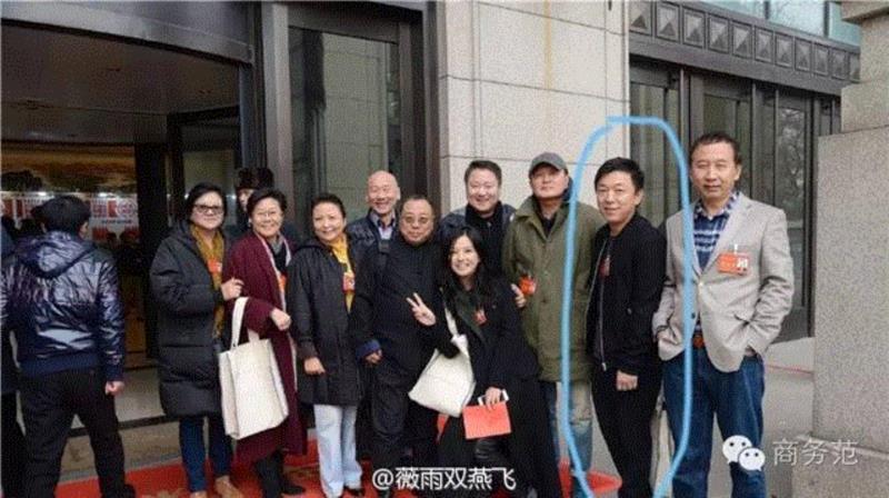 文艺 ▎赵薇、胡歌、佟丽娅去人民大会堂开会，穿成这样你认识吗