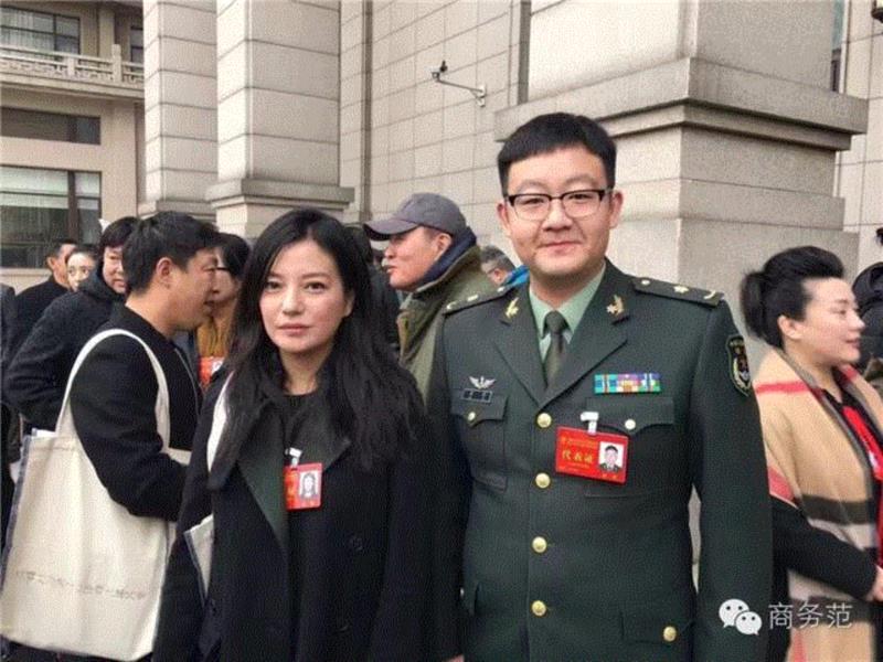 文艺 ▎赵薇、胡歌、佟丽娅去人民大会堂开会，穿成这样你认识吗