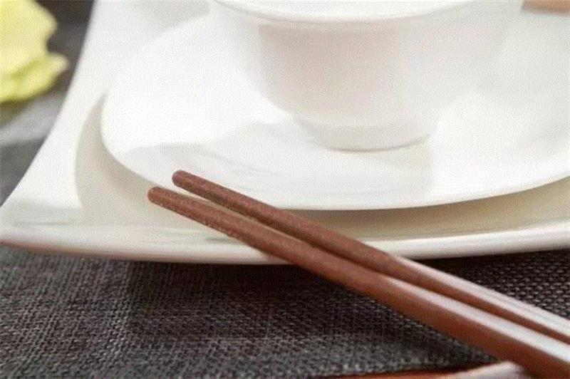 这个台湾大叔发明的稻壳筷，让千万棵树木不再哭泣