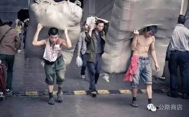 脱衣服和靠体力哪个挣钱比较容易