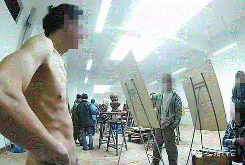 脱衣服和靠体力哪个挣钱比较容易
