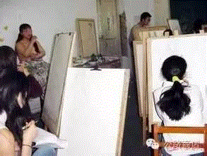 脱衣服和靠体力哪个挣钱比较容易