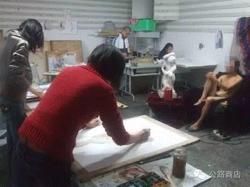 脱衣服和靠体力哪个挣钱比较容易