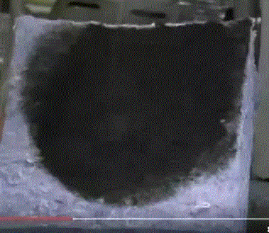 15岁男孩8年收集3万条牛仔裤用来造房子，只为保护地球！