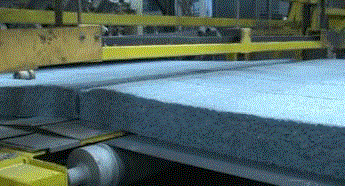 15岁男孩8年收集3万条牛仔裤用来造房子，只为保护地球！