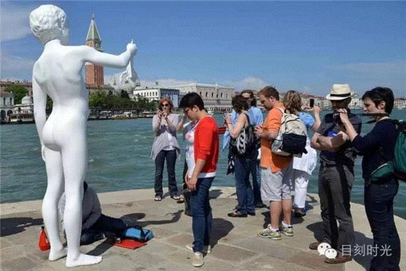 阿波罗杀蜥蜴 | 查尔斯·雷