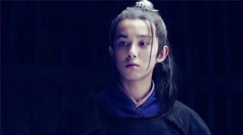 从极品小萌娃变身长腿美少年,吴磊用一个干净的帅字贯穿始终!