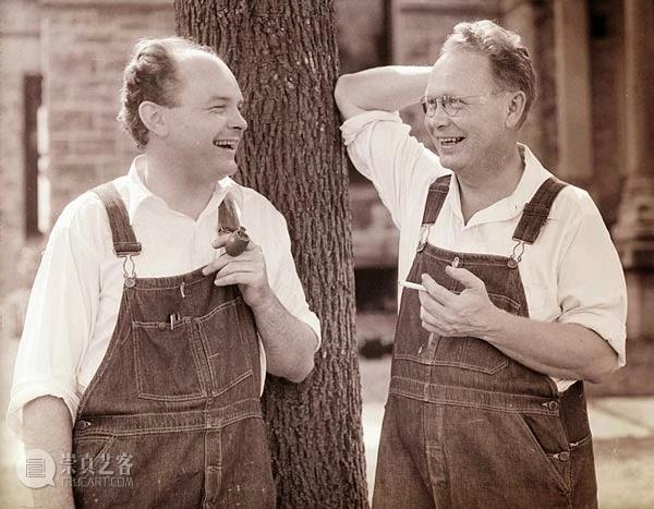 John Steuart Curry（左）和Grant Wood （右）在其创建的石头城艺术基地-t