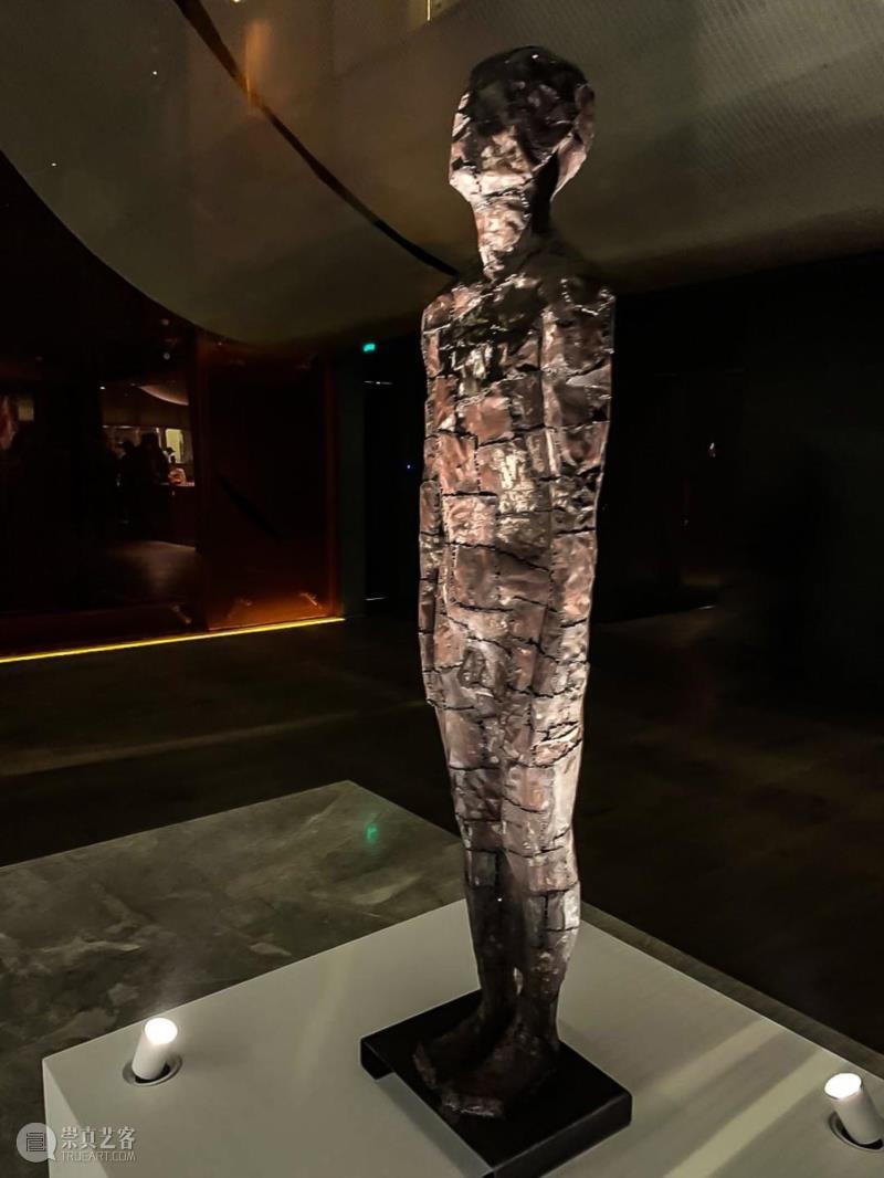 【红门 - 瑜舍特展】蒋龙《皮囊》开幕式回顾 Jiang Long at The Opposite House,红门,蒋龙,瑜舍,皮囊,开幕式,红门画廊,瑜舍酒店,布朗,lovers,酒会