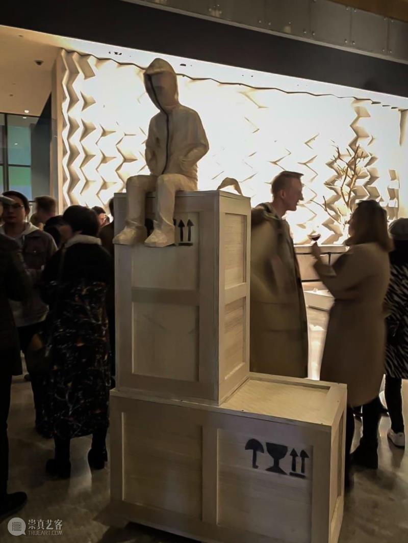 【红门 - 瑜舍特展】蒋龙《皮囊》开幕式回顾 Jiang Long at The Opposite House,红门,蒋龙,瑜舍,皮囊,开幕式,红门画廊,瑜舍酒店,布朗,lovers,酒会