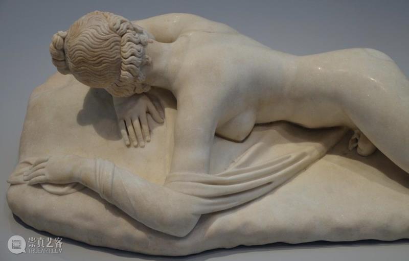 在经历了地狱、洪水、新生之后,Gucci的秀场上开始创世纪了。,Gucci,秀场,新生,地狱,洪水,面具,Hermaphrodite,Michele,希腊,秋冬