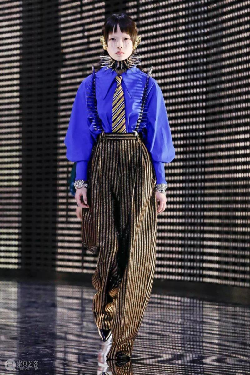 在经历了地狱、洪水、新生之后,Gucci的秀场上开始创世纪了。,Gucci,秀场,新生,地狱,洪水,面具,Hermaphrodite,Michele,希腊,秋冬