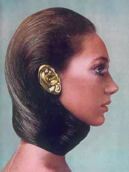 在经历了地狱、洪水、新生之后,Gucci的秀场上开始创世纪了。,Gucci,秀场,新生,地狱,洪水,面具,Hermaphrodite,Michele,希腊,秋冬