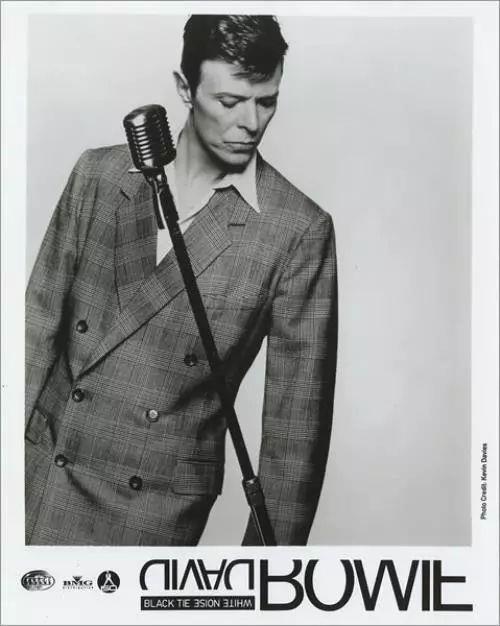 在经历了地狱、洪水、新生之后,Gucci的秀场上开始创世纪了。,Gucci,秀场,新生,地狱,洪水,面具,Hermaphrodite,Michele,希腊,秋冬