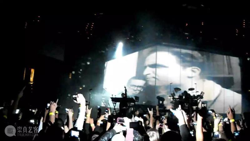 ,在经历了地狱、洪水、新生之后,Gucci的秀场上开始创世纪了。,Gucci,秀场,新生,地狱,洪水,面具,Hermaphrodite,Michele,希腊,秋冬