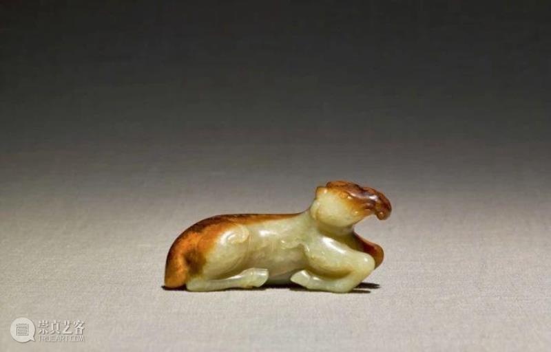 宋至明 黄玉雕臥貘把件,纽约亚洲艺术周 | 精选拍品抢先看,亚洲,拍品,康熙,蘇富比,拍卖会,玉器,洁蕊堂,粉彩,织锦,嘉庆