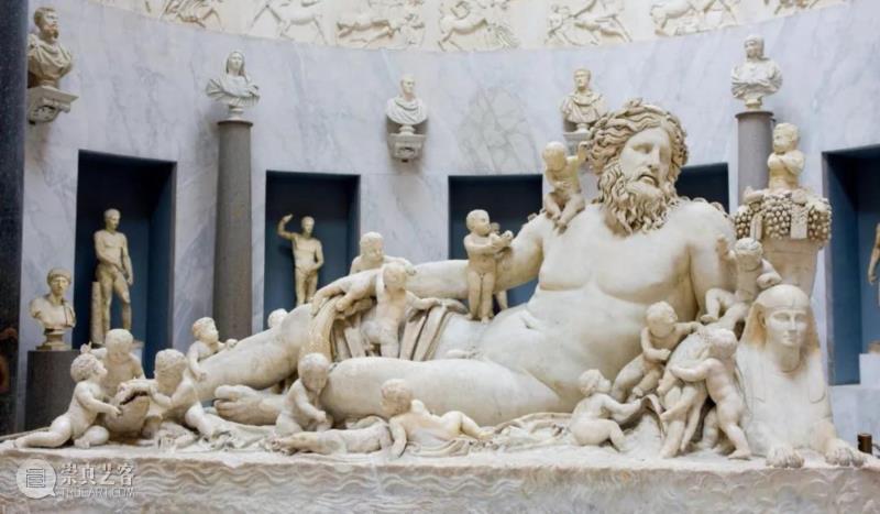 △ 这组气势恢宏的群像表现了尼罗河的河神，是梵蒂冈博物馆中规模最大的雕塑之一,Vision书摘 | 创世：梵蒂冈博物馆全品珍藏,梵蒂冈博物馆,全品,Vision,书摘,梵蒂冈,拉斐尔,升级版,教皇,西斯廷礼拜堂,乔托