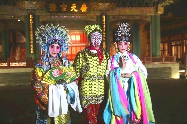 划重点！故宫上元之夜，紫禁城里亮起“保国利民”,故宫,紫禁城,视频,戏曲,畅音阁,太和门,元宵夜,保国,宫门,高亮度投影