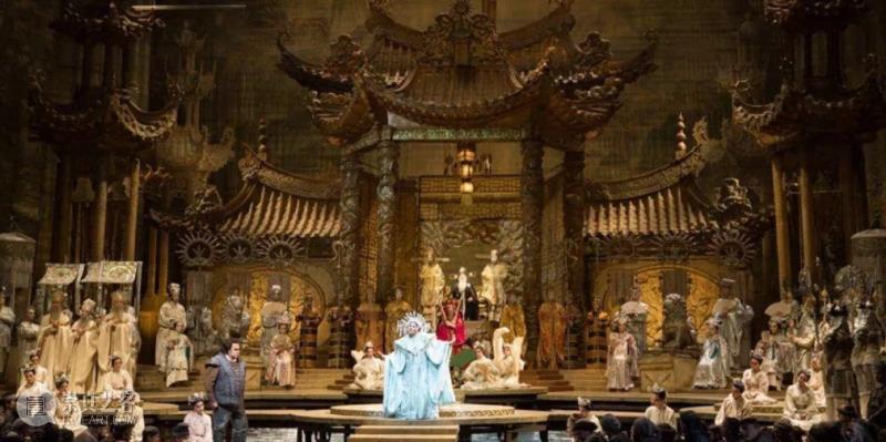 舞台丨《图兰朵》:极尽奢华的舞美场景,舞台,图兰朵,舞美,版本,普契尼,爱情故事,卫荣,维罗纳竞技场,全场,上方