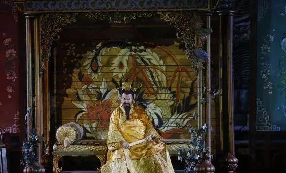 舞台丨《图兰朵》:极尽奢华的舞美场景,舞台,图兰朵,舞美,版本,普契尼,爱情故事,卫荣,维罗纳竞技场,全场,上方