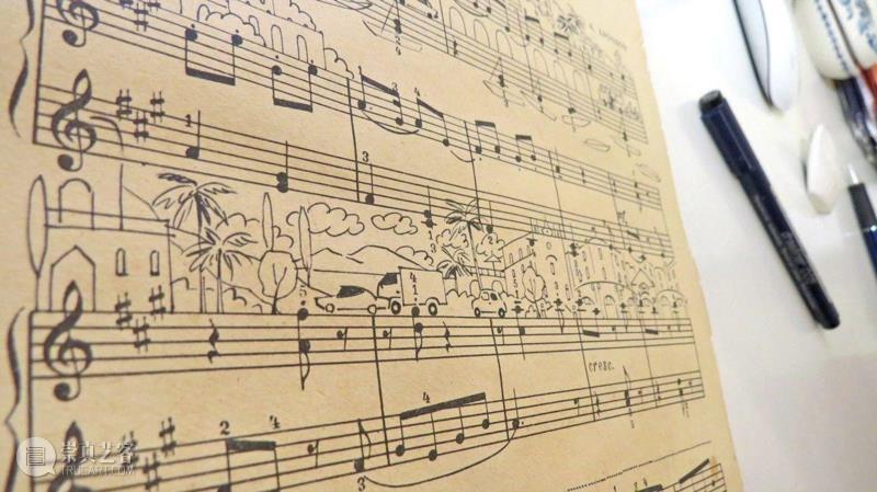绘画丨五线谱上的欢乐故事,五线谱,绘画,乐章,卫荣,音符,Erlich,版式,上方,右上,Lena