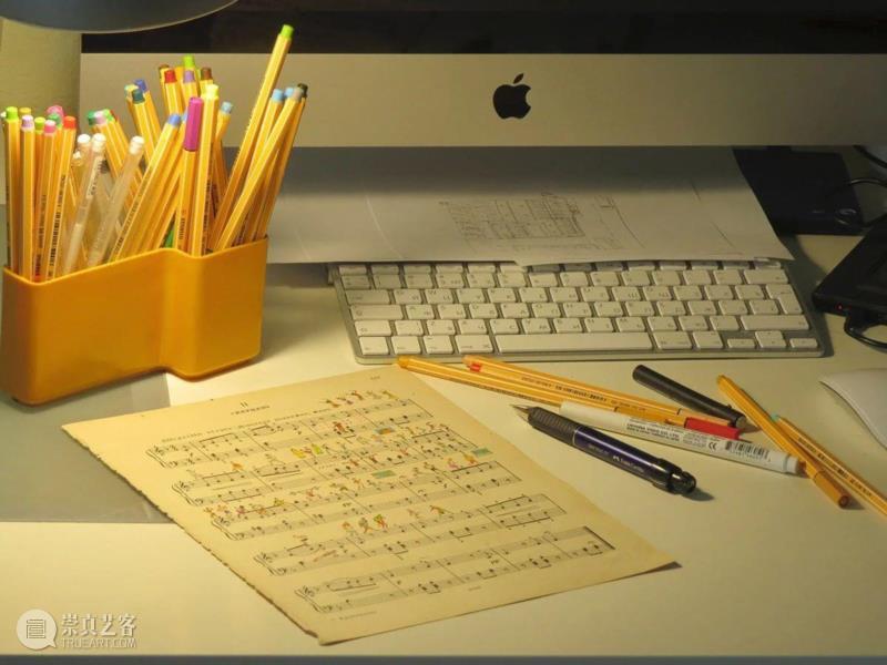 绘画丨五线谱上的欢乐故事,五线谱,绘画,乐章,卫荣,音符,Erlich,版式,上方,右上,Lena