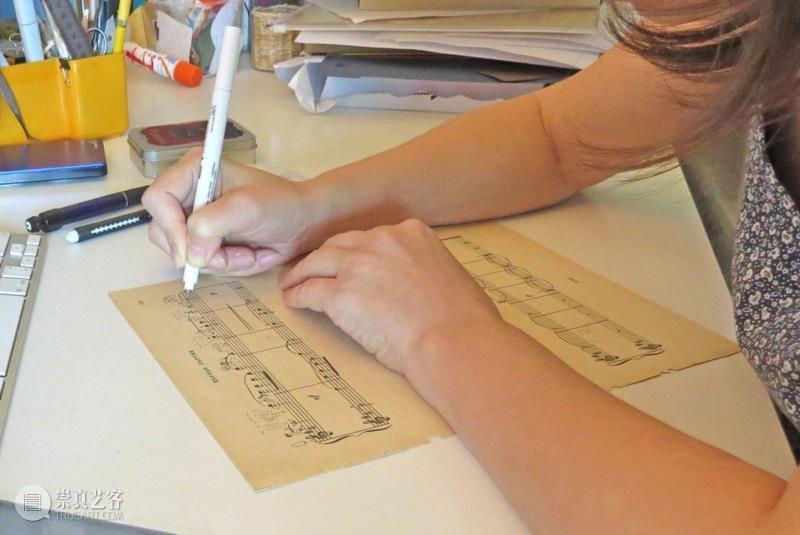 绘画丨五线谱上的欢乐故事,五线谱,绘画,乐章,卫荣,音符,Erlich,版式,上方,右上,Lena