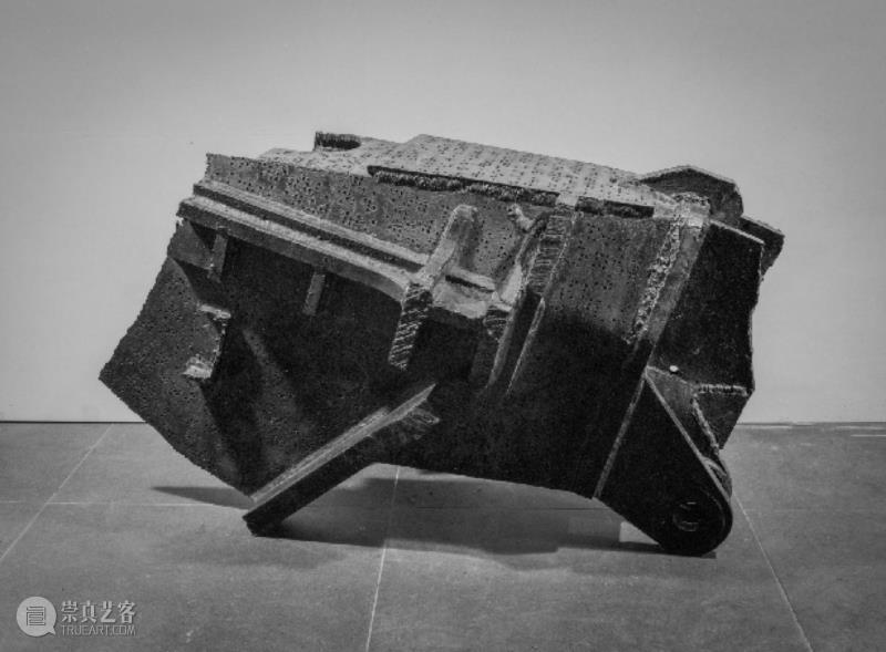 触痕—一部推拿学NO.1&nbsp;铸铁&nbsp;109x70x53cm 2012-2013,人可谈|击打与叩问：在通向艺术的途中,途中,李秀勤,李老师,泉子,文明,里面,文学,学NO,诗人,汉语