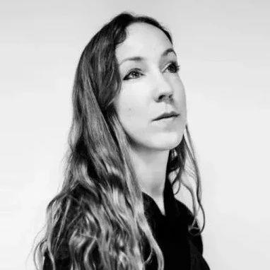 Iris van Herpen,看荷兰鬼才设计师如何在秀场呈现“灵魂转移”,设计师,荷兰,鬼才,秀场,Herpen,时装,品牌,大秀,Souls,衣服